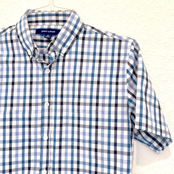 Bowery & Broome Men’s Short Sleeve Button Down Shirt - Picture 3 of 5